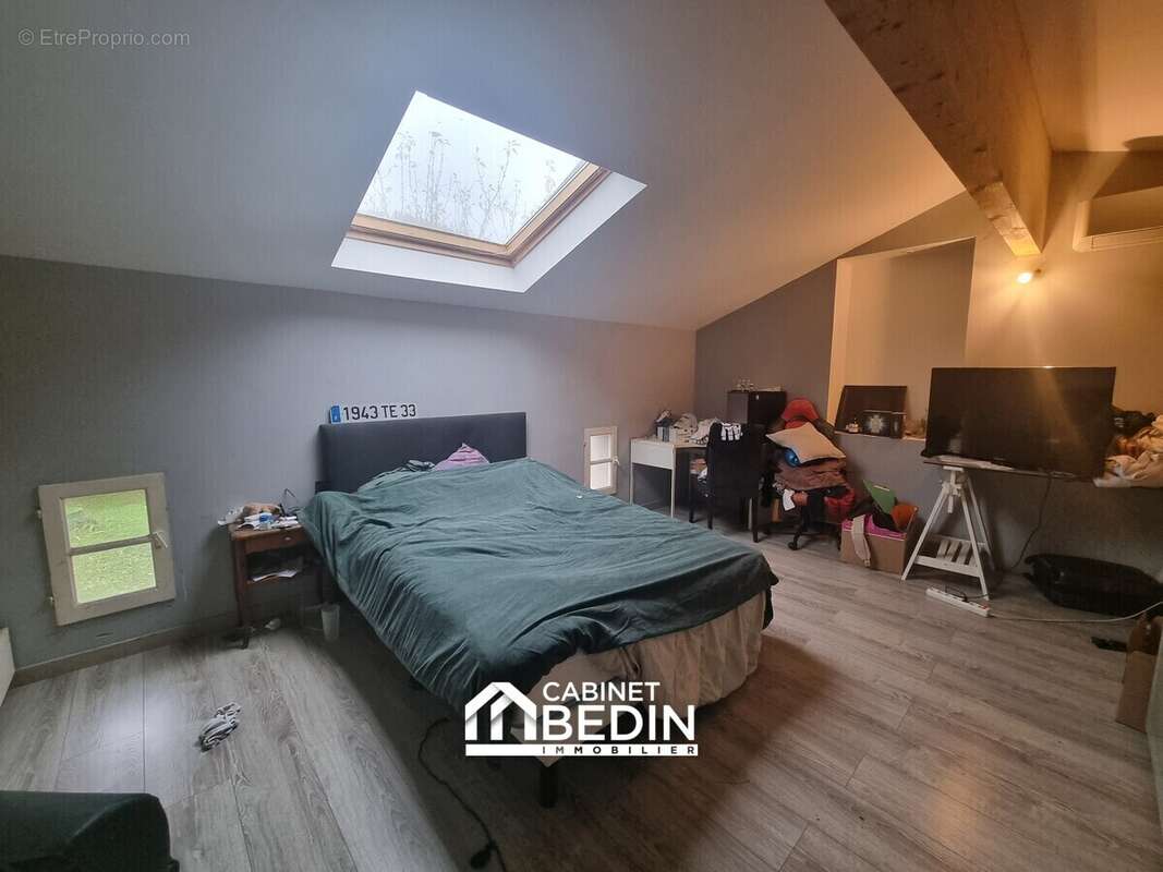 Maison 210 m² à Saint-Ciers-D'abzac  - photo 8