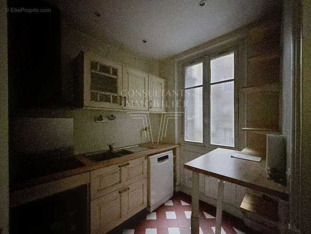 Appartement à NEUILLY-SUR-SEINE