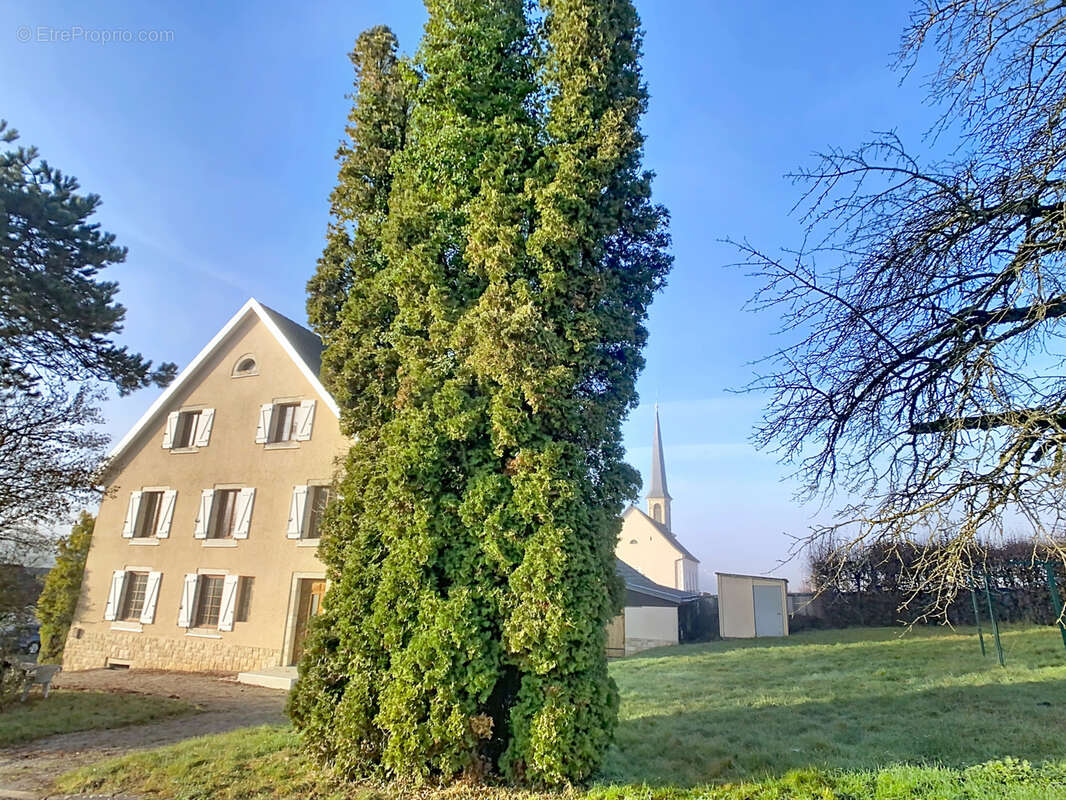 Maison à DAMPIERRE-LES-BOIS