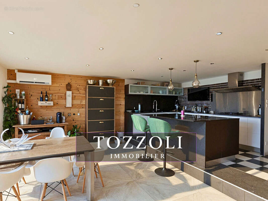 Maison à SAINT-QUENTIN-FALLAVIER