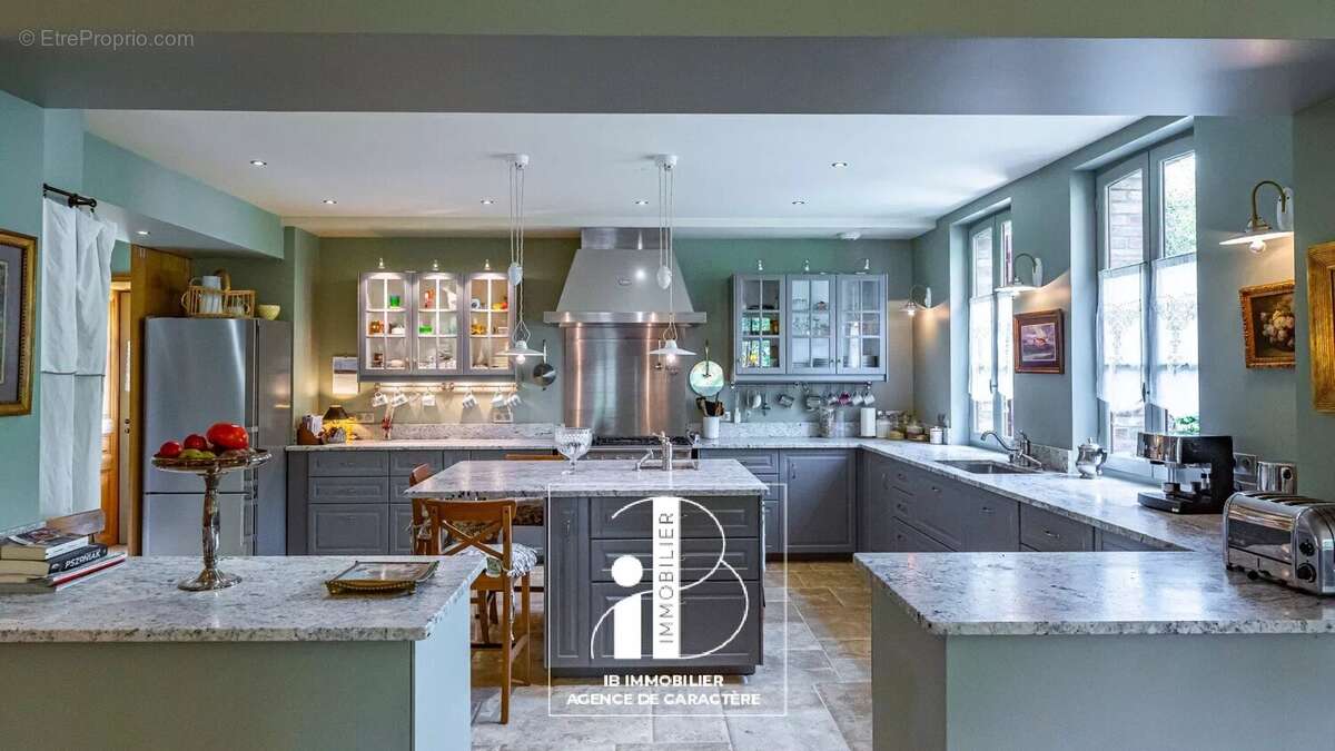 Maison à FONTAINEBLEAU