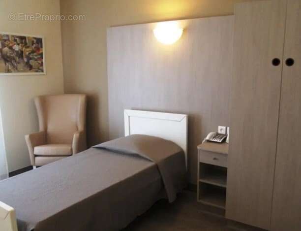 INVESTISSEMENT LOCATIF  BRASLES  Résidence EHPAD Les Fables - 6,57% de rentabilité - photo 2