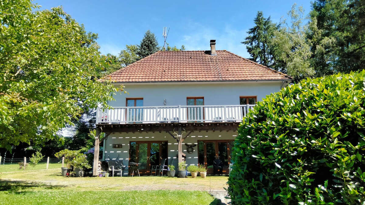 OVERVIEW - Maison à PRESSAC