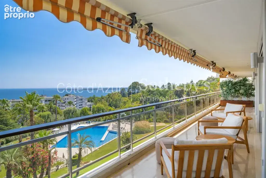 Appartement avec grande terrasse, piscine et vue mer panoramique aux portes de Cannes** - photo 5