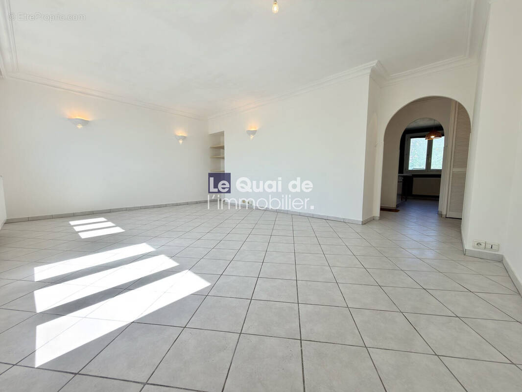 Appartement à FONTAINE