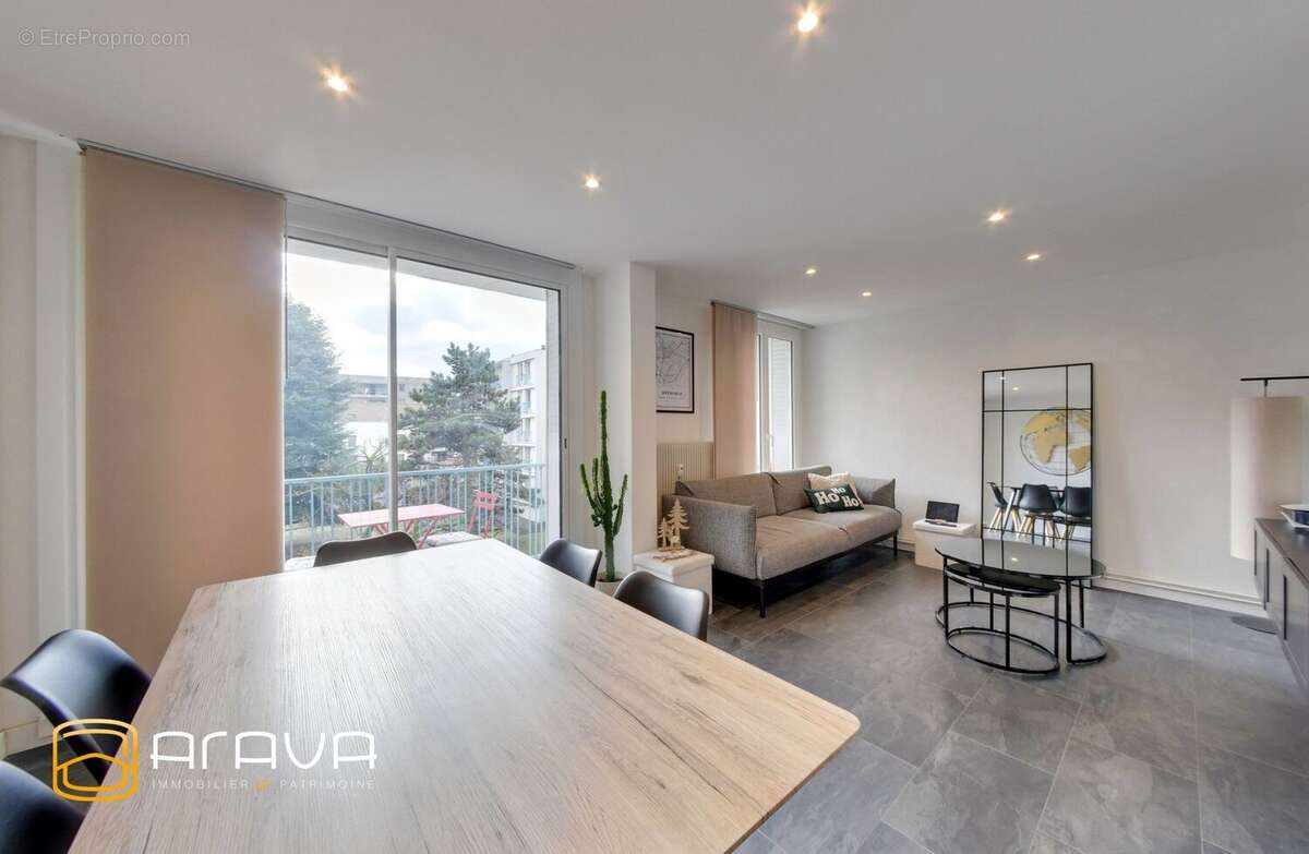 Appartement à SAINT-MARTIN-D'HERES