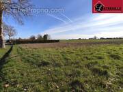 Terrain à OZILLAC
