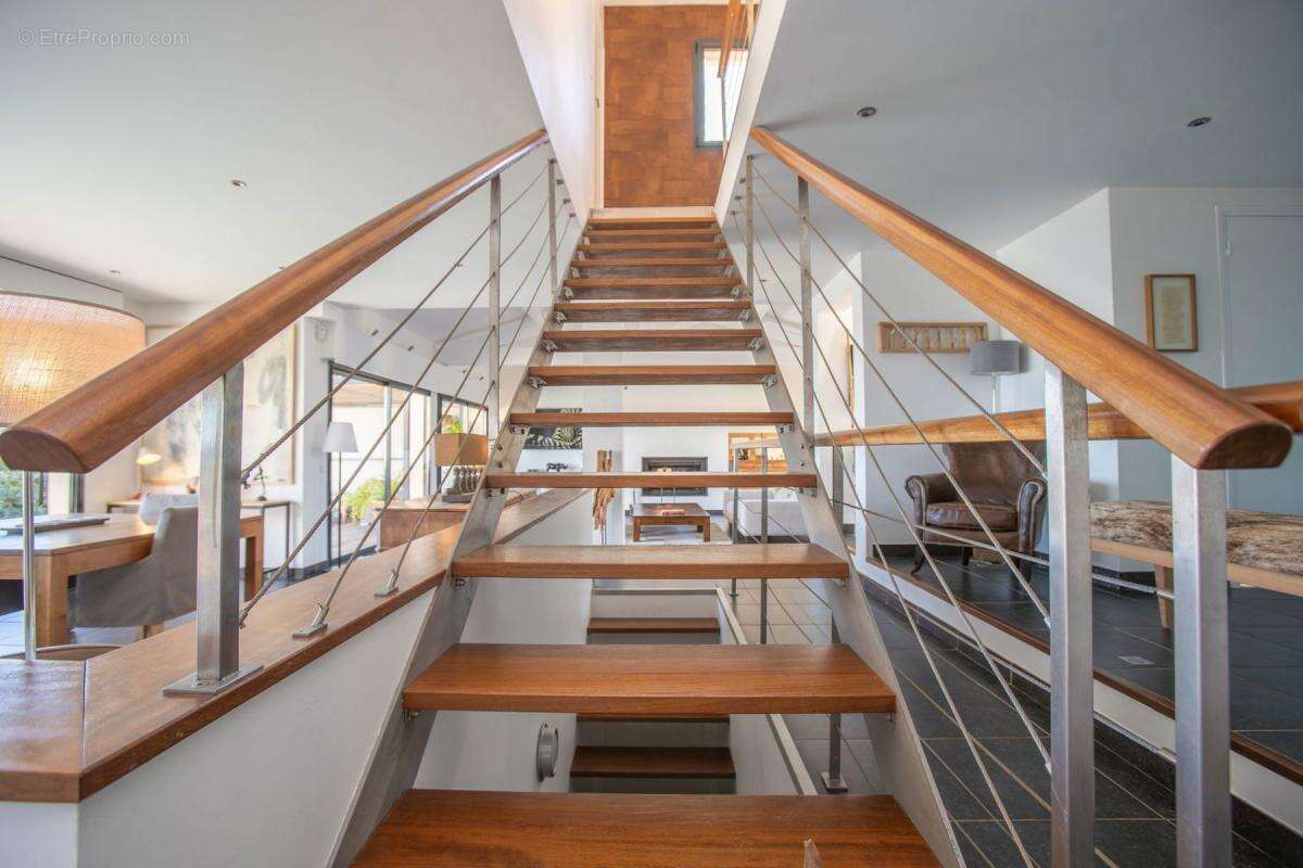 Maison à MANDELIEU-LA-NAPOULE