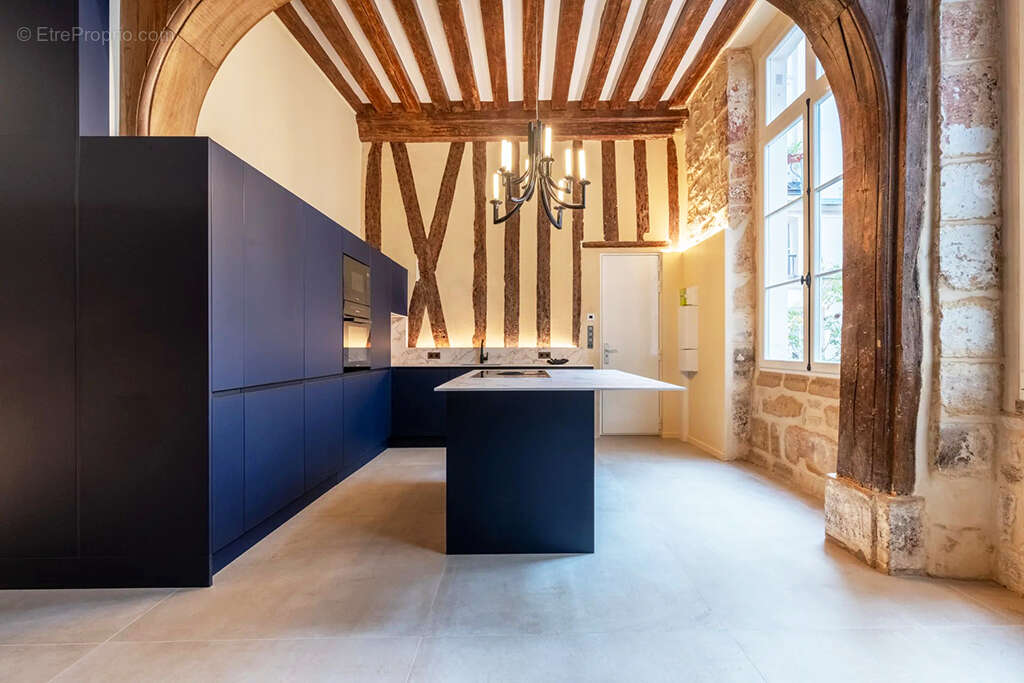 Appartement à PARIS-4E