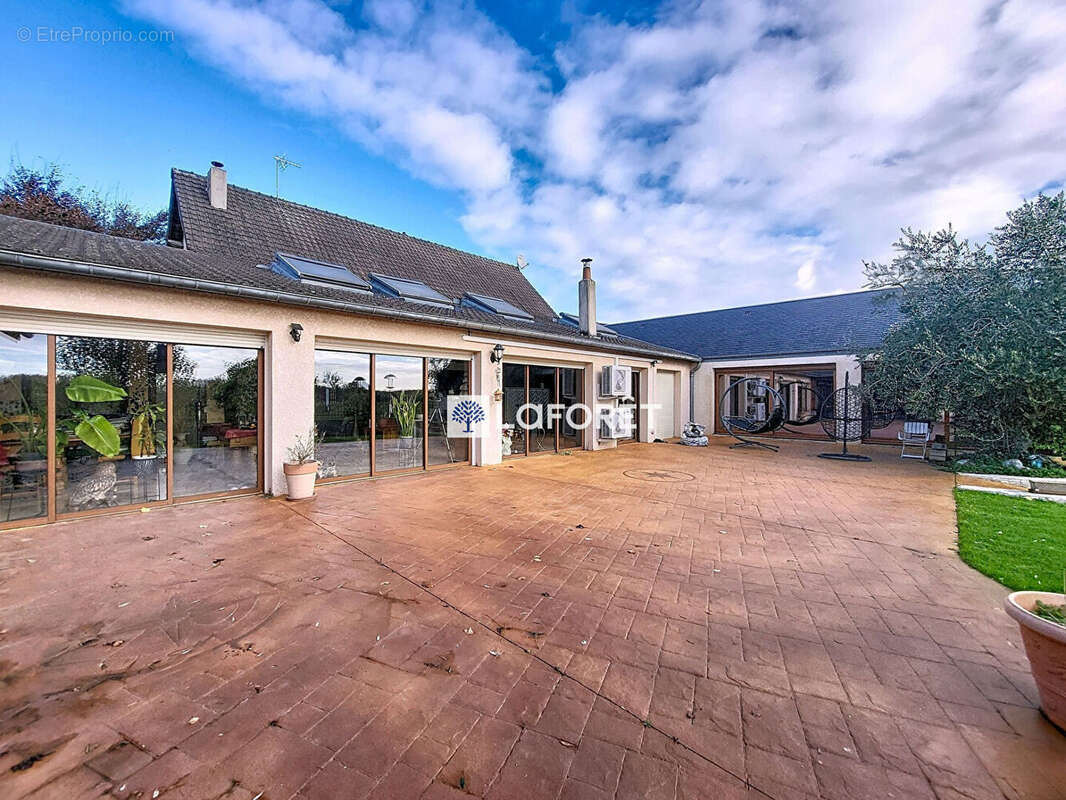 Maison à MAREST-DAMPCOURT