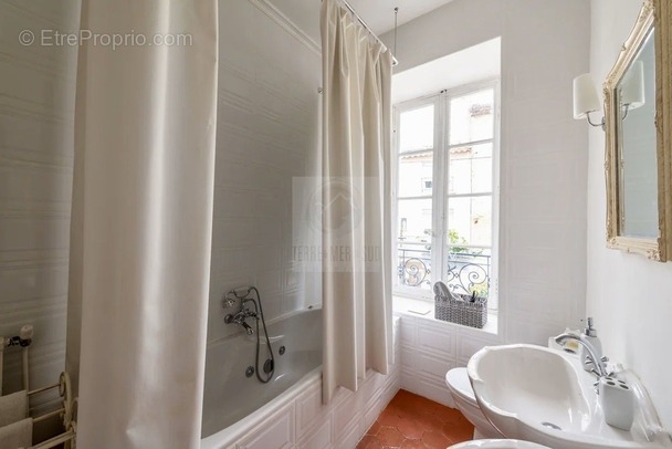 Maison à CORNEILHAN