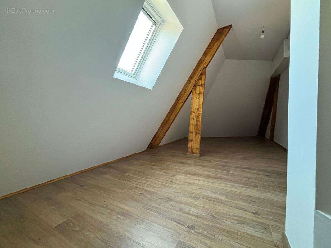 Maison à POILLY-LEZ-GIEN