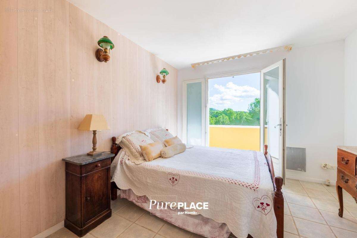 Maison/Villa T6 de 187 m2 à Saint-Mitre-les-Remparts 13920 - photo 13