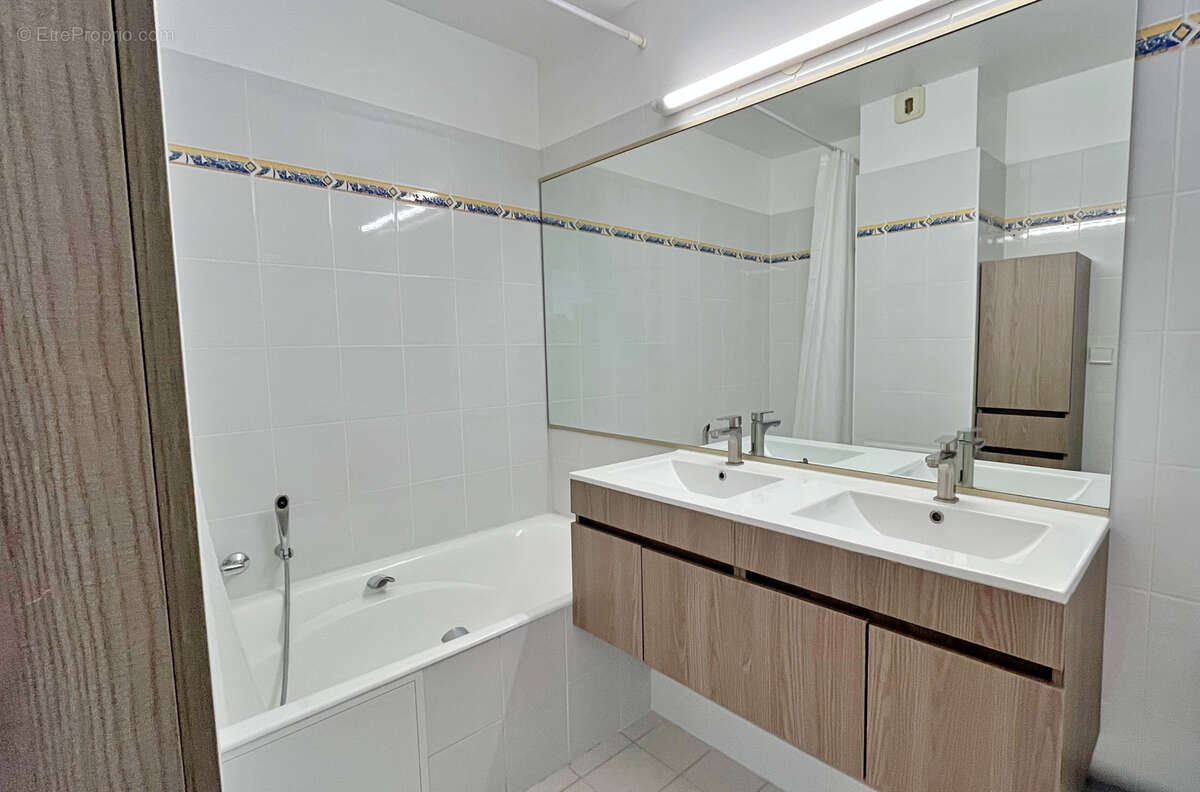 Appartement à MANDELIEU-LA-NAPOULE