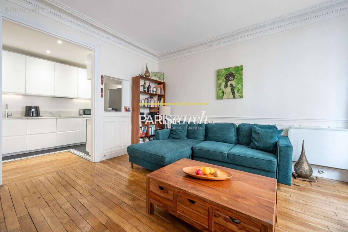 Appartement à PARIS-16E