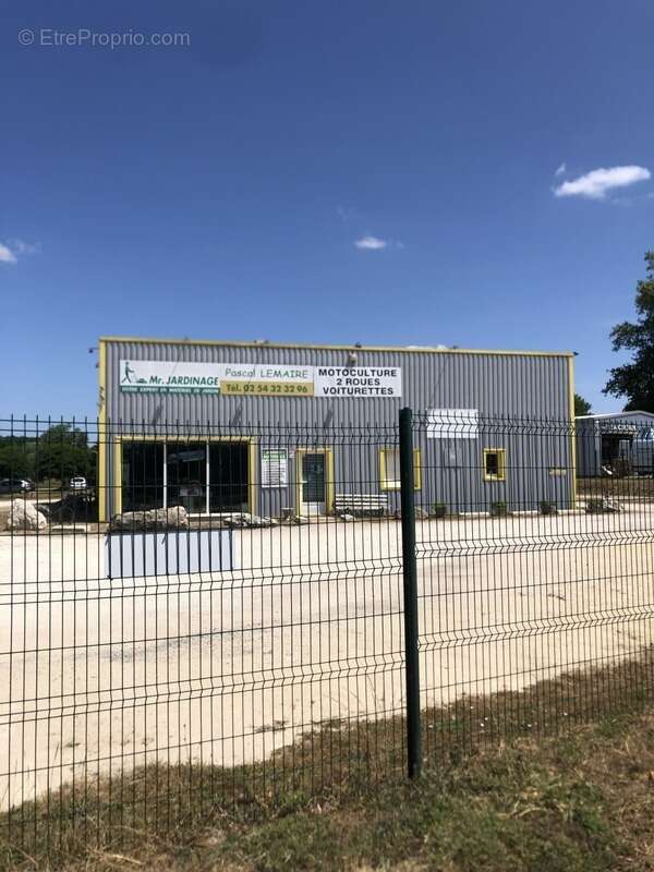 Vente Fonds de commerce motoculture et murs commerciaux sur terrain de 3600 m2 - SAINT GEORGES SUR CHER (41) - photo 2