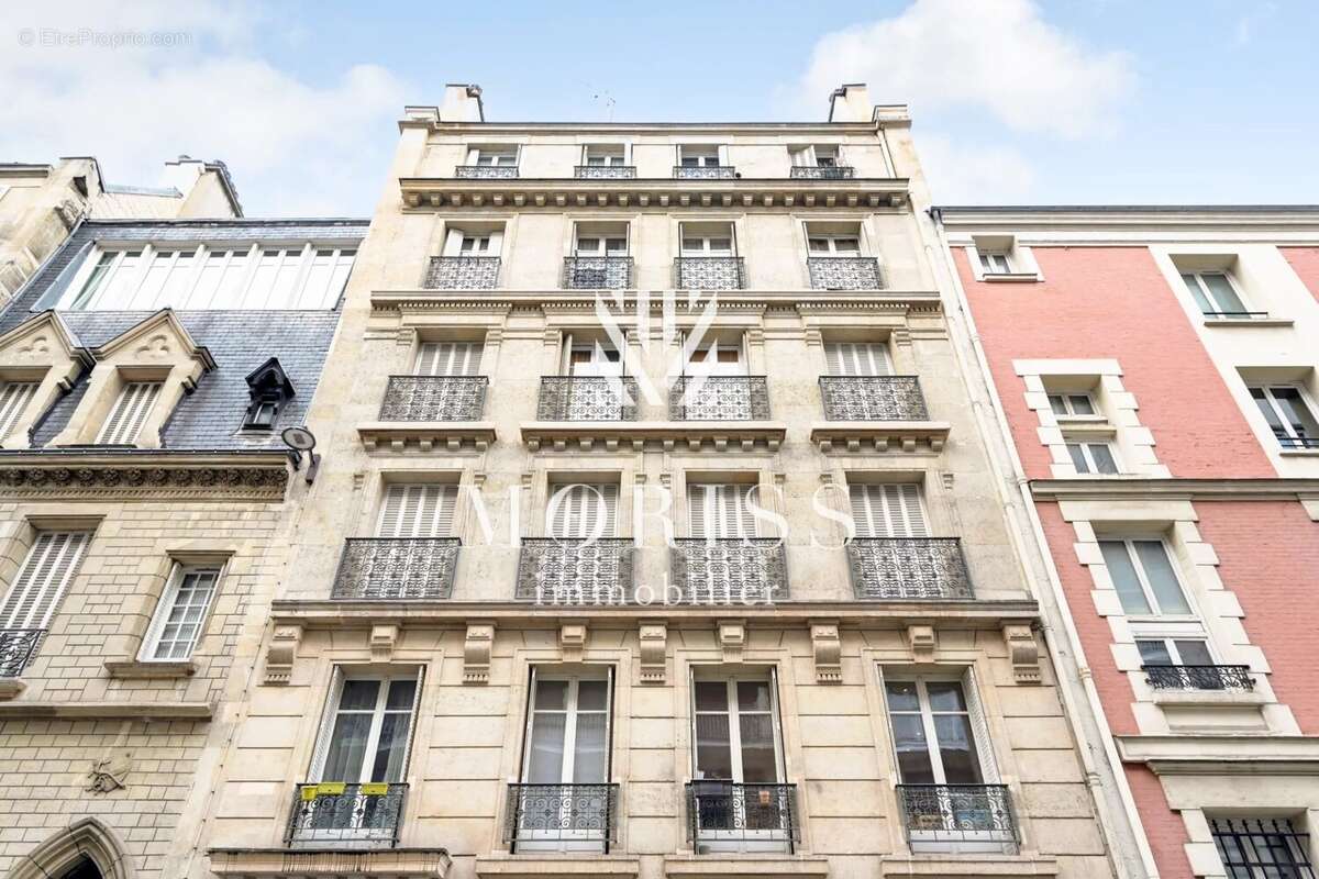 Appartement à PARIS-17E