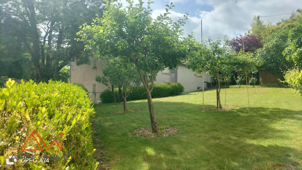 Maison à CAHUZAC-SUR-VERE