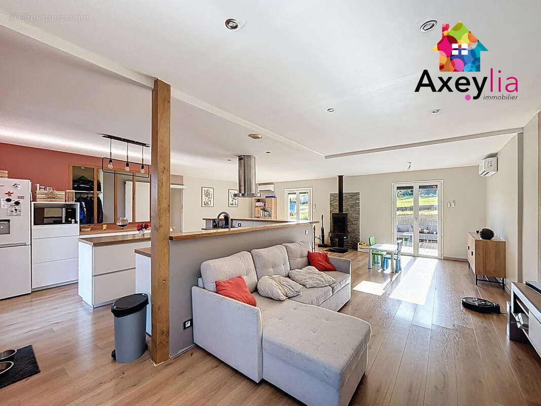 Maison à LA PACAUDIERE