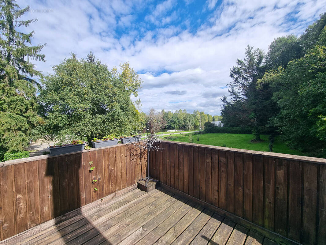 Appartement à PEILLAC