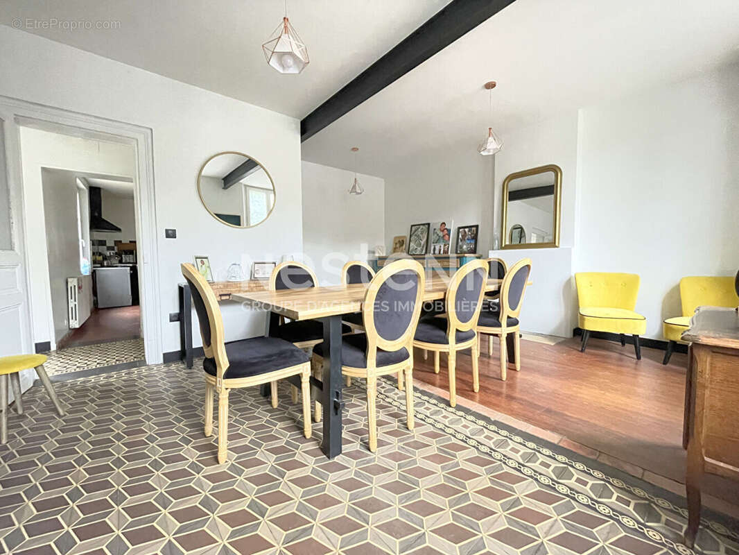 A VENDRE - Maison de charme à 10 min de CHAUMONT EN VEXIN - 4 chambres - 800 m² de terrain avec dépendance - photo 4