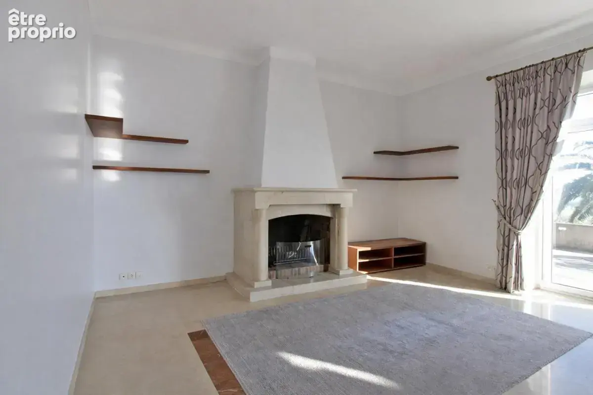 Vence, à 2 minutes à pied du centre, somptueuse villa de 321 m² - photo 6