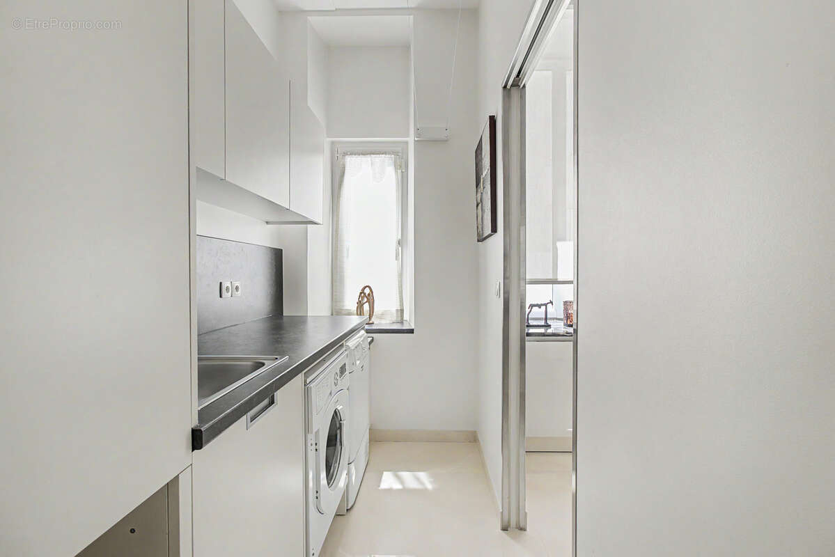 Chambéry hyper centre - Appartement d'exception T3/4 - 147 m2 - Ascenseur - Parking - photo 19
