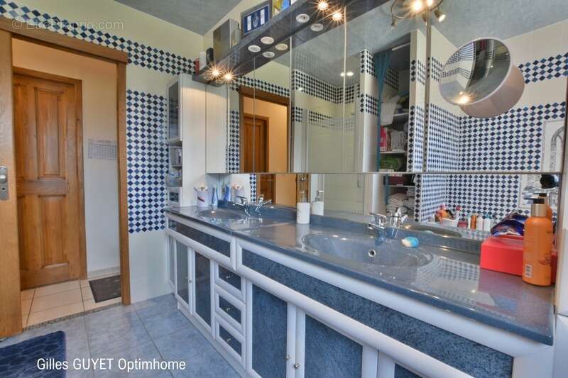 BERNAY,MAISON INDIVIDUELLE T9, DPE:C  177M  6 chambres. Terrain de 1000M² env. 319990€ - photo 13