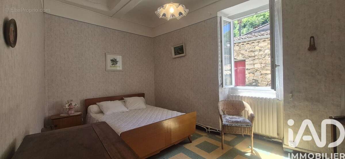 Maison 150 m² à Saint-Laurent-Le-Minier  - photo 9