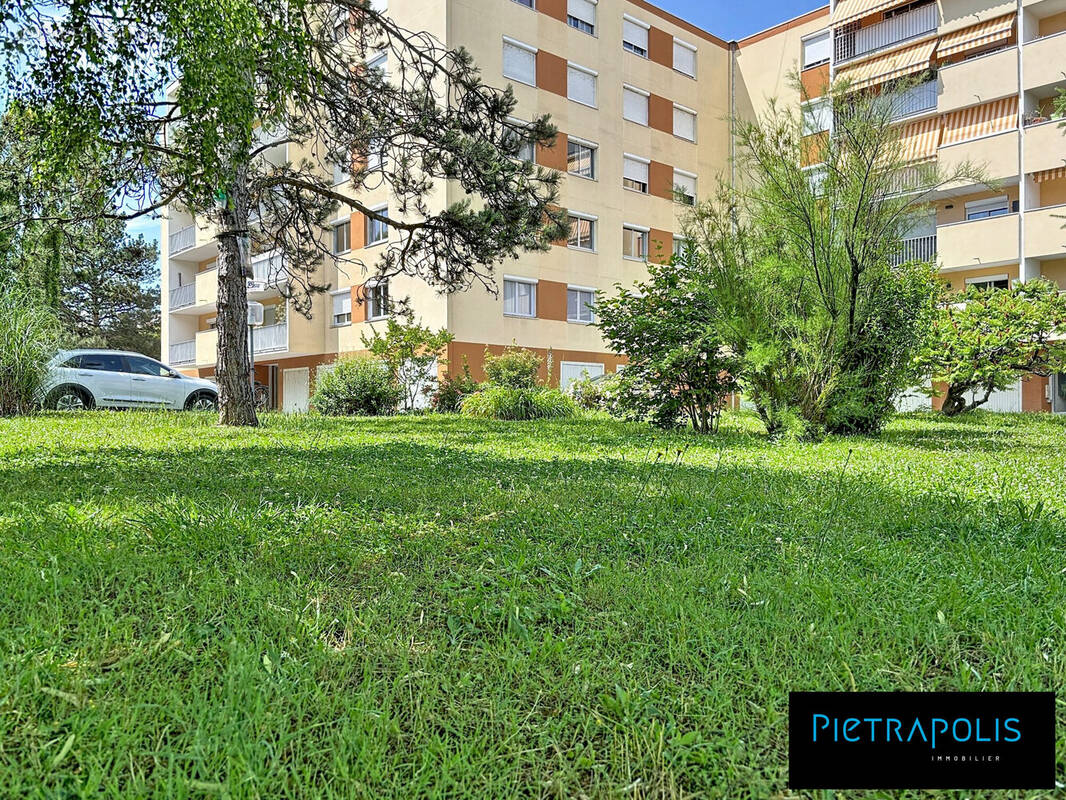 Appartement à DECINES-CHARPIEU