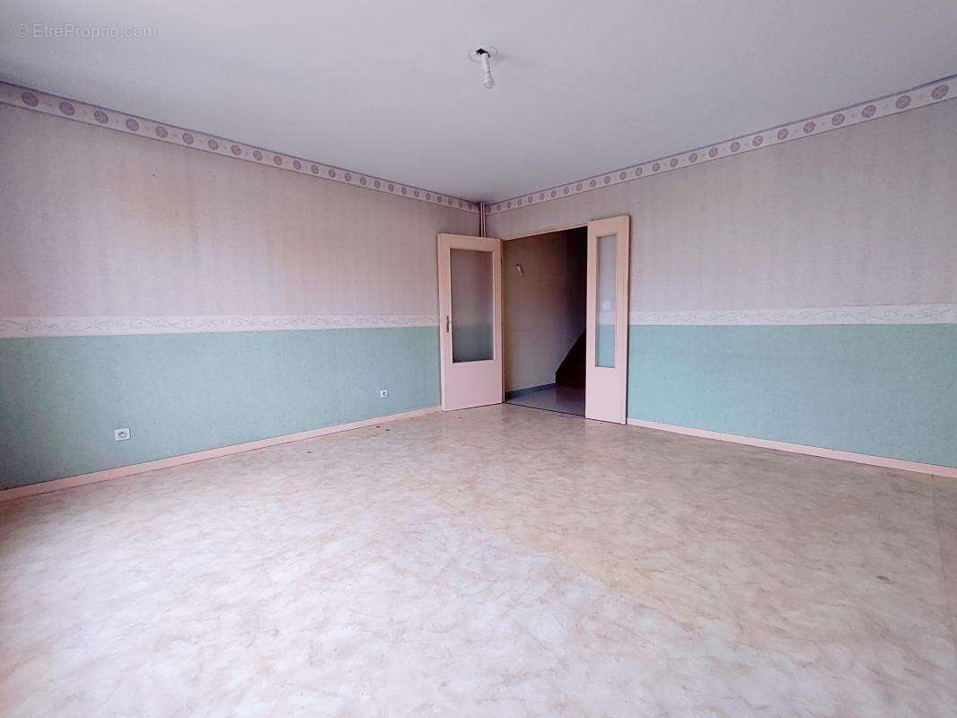 Maison T3 70m² - Saint-Just-en-Chaussée - 7670.1.5.5 - photo 5