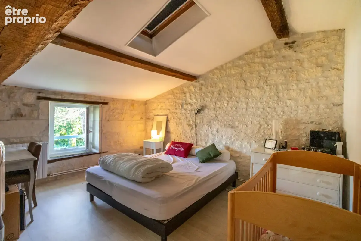 Propriété saintongeaise, 3 logements, 7 chambres, piscine, nombreuses dépendances, terrain 2 hectares - photo 14