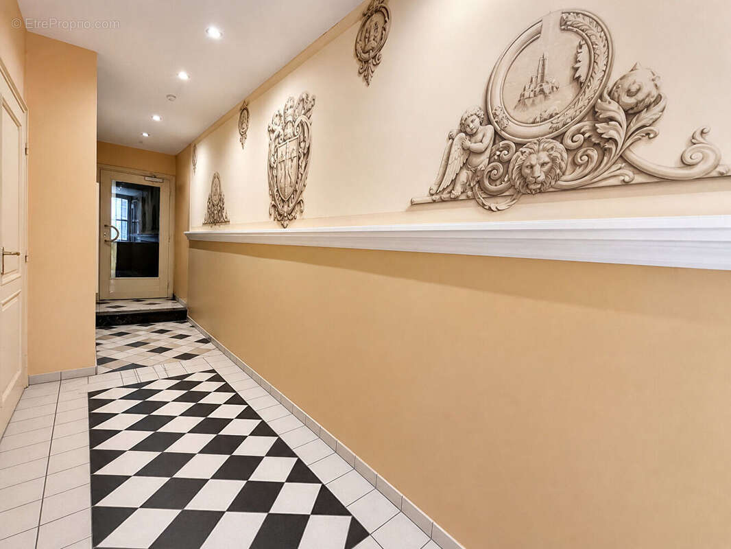 Appartement à MARSEILLE-1E