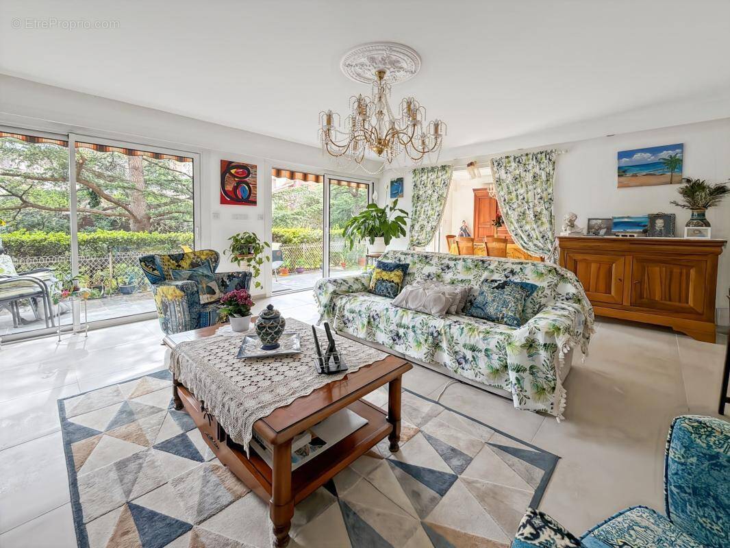 Appartement à FREJUS