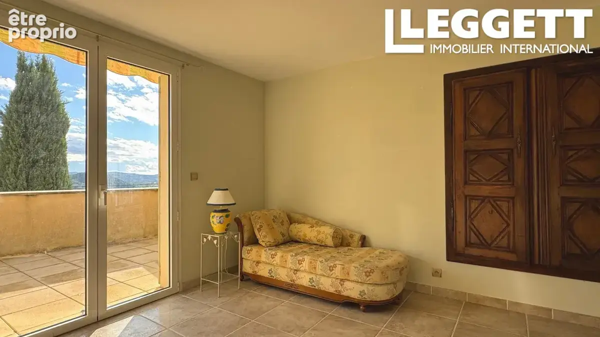 HAUTEURS DE NYONS – Villa de standing de 292 m² avec piscine, 4 suites parentales et vue dégagée vers le sud - photo 8