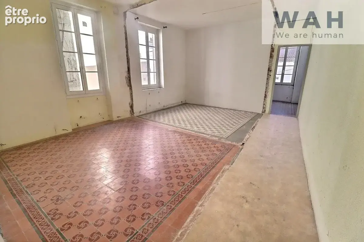 Vente immeuble 10 pieces de 3 appartements et un local 34500 - photo 5