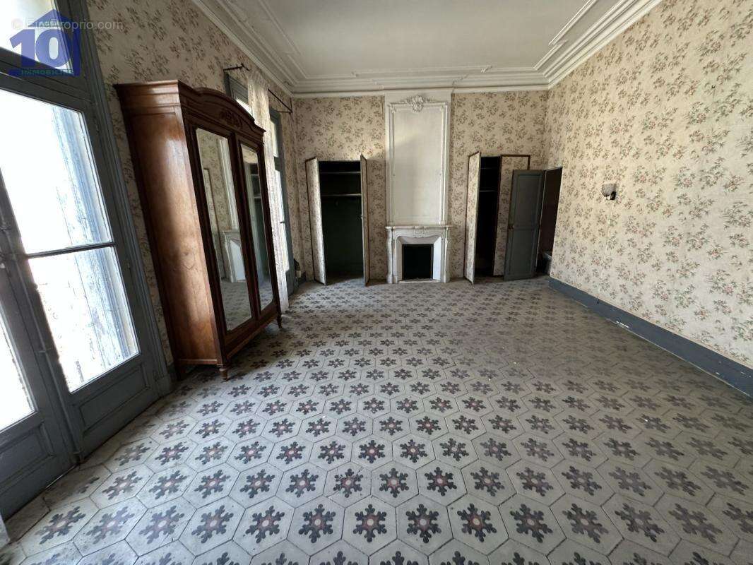 Maison 360 m² à Lespignan  - photo 5