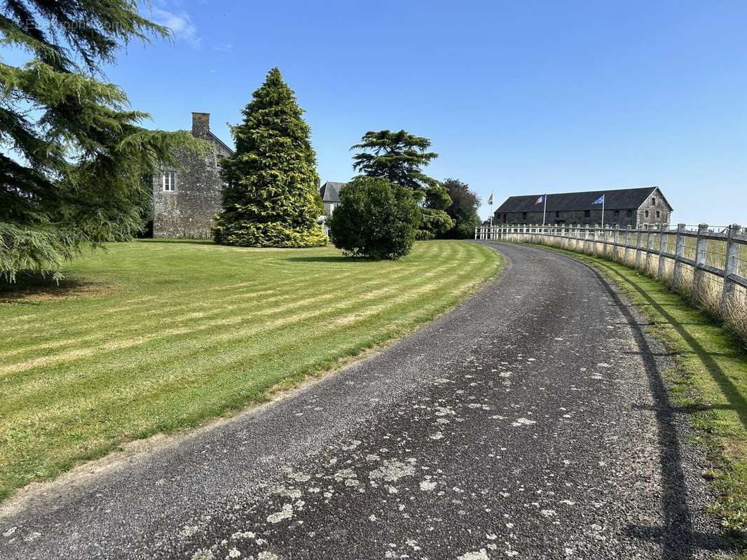 Maison à CONDE-SUR-NOIREAU