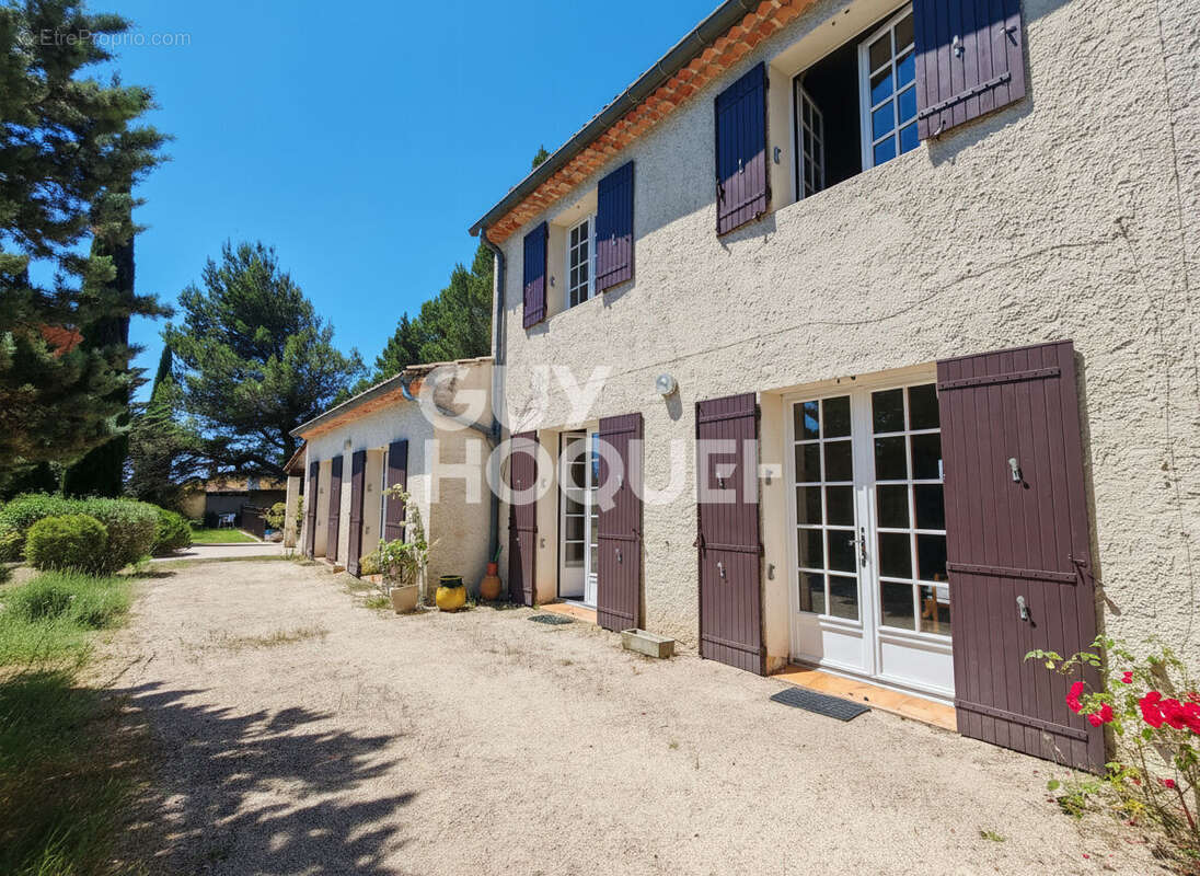 Maison BEAUMES-DE-VENISE - 200 m² habitables - R+1 - Piscine, Garage, Terrasse, Atelier - photo 3