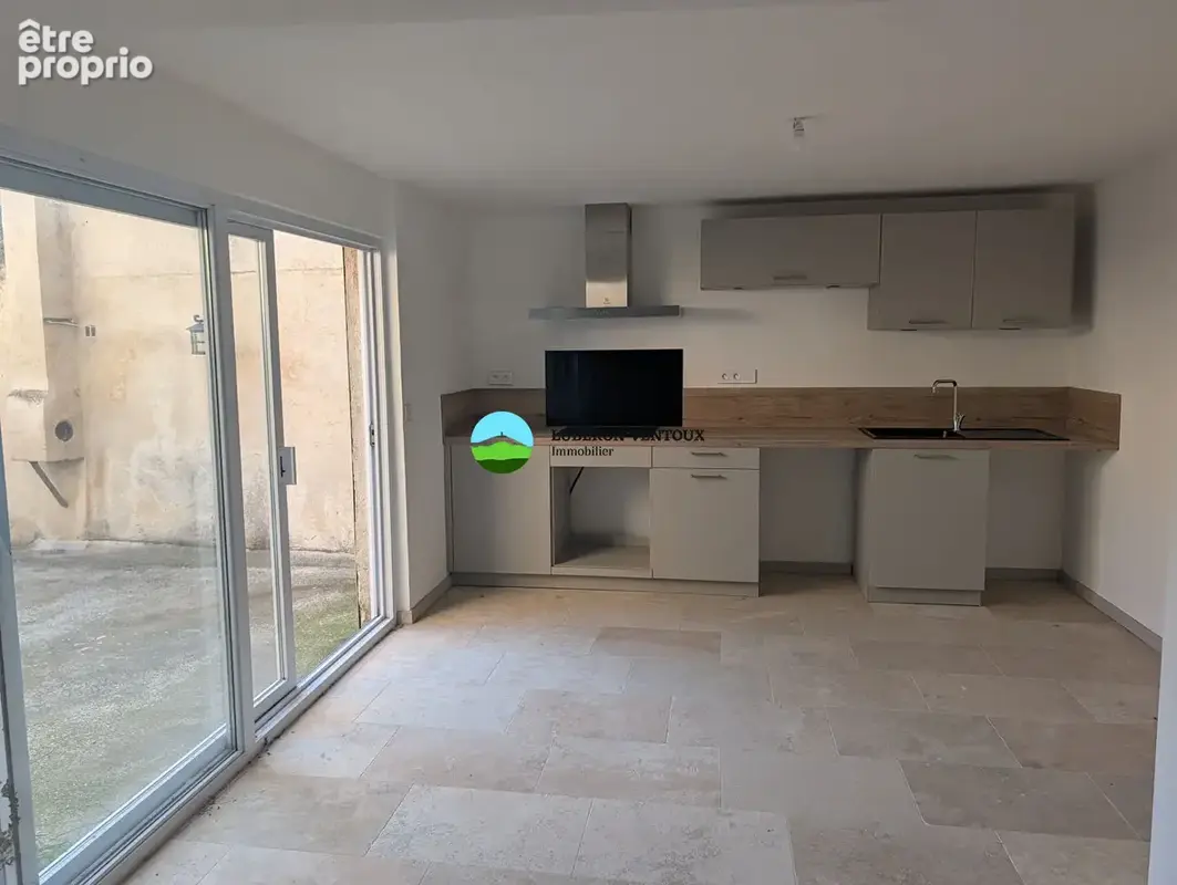 Entraigues-sur-la-sorgue - maison de village rénovée avec terrasse - photo 5