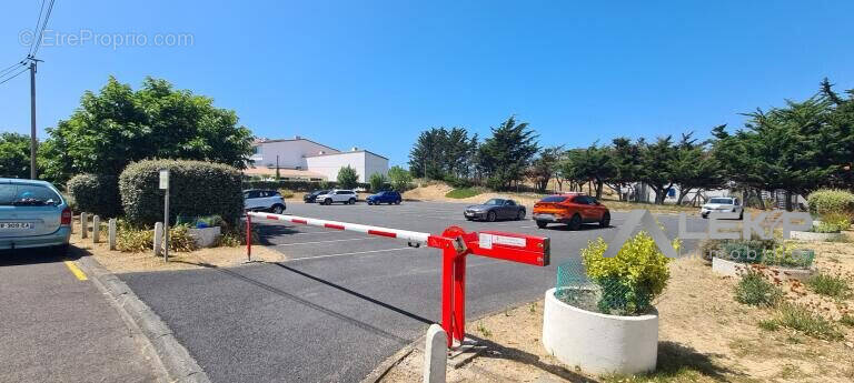 Parking à SAINT-HILAIRE-DE-RIEZ