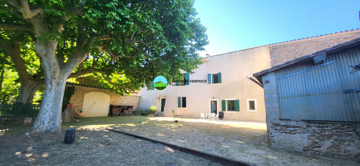 Maison à MORNAS