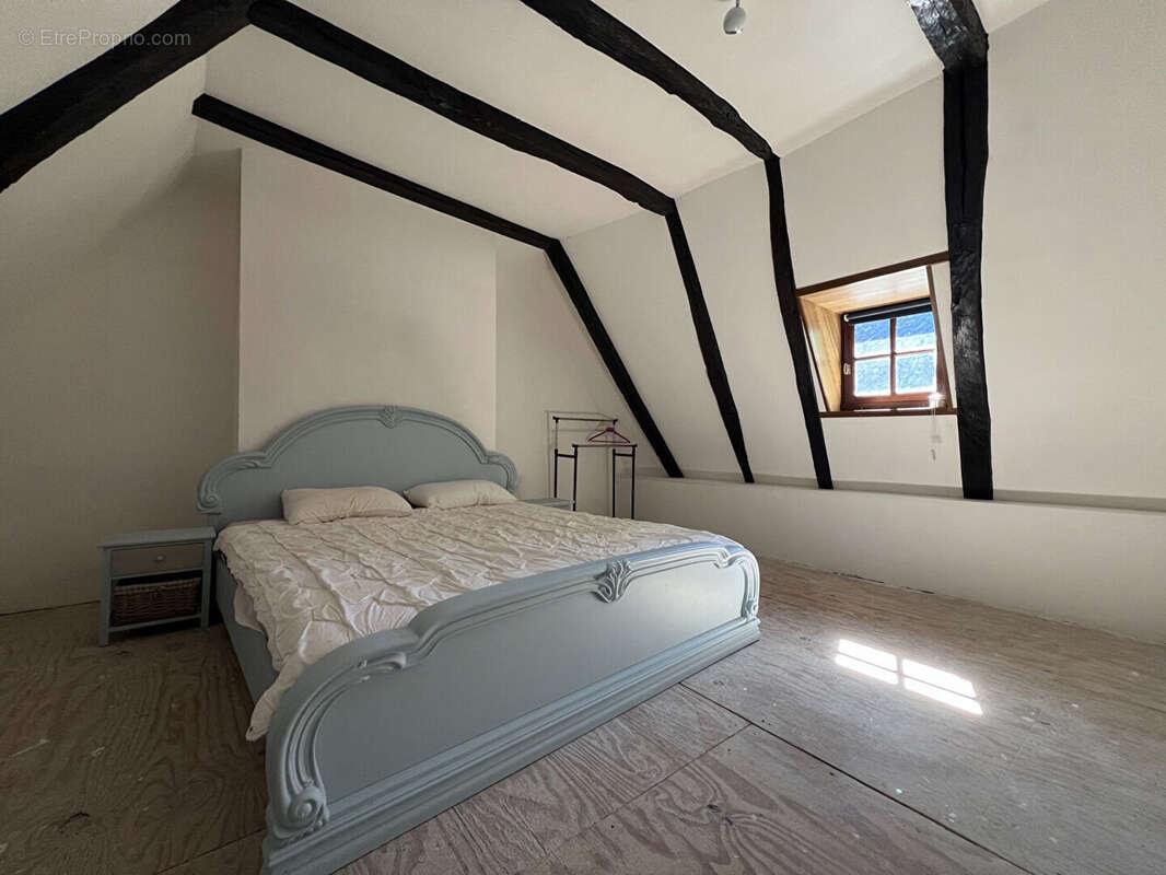 Maison à SAINT-SANTIN-CANTALES