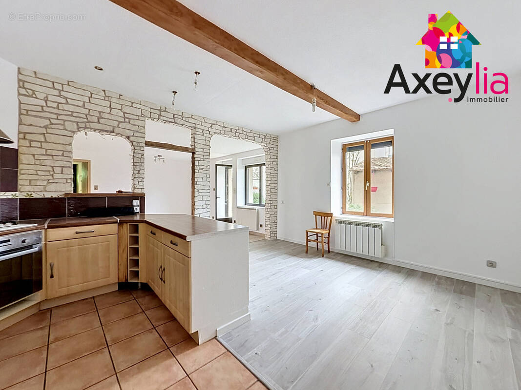 Appartement à LE COTEAU