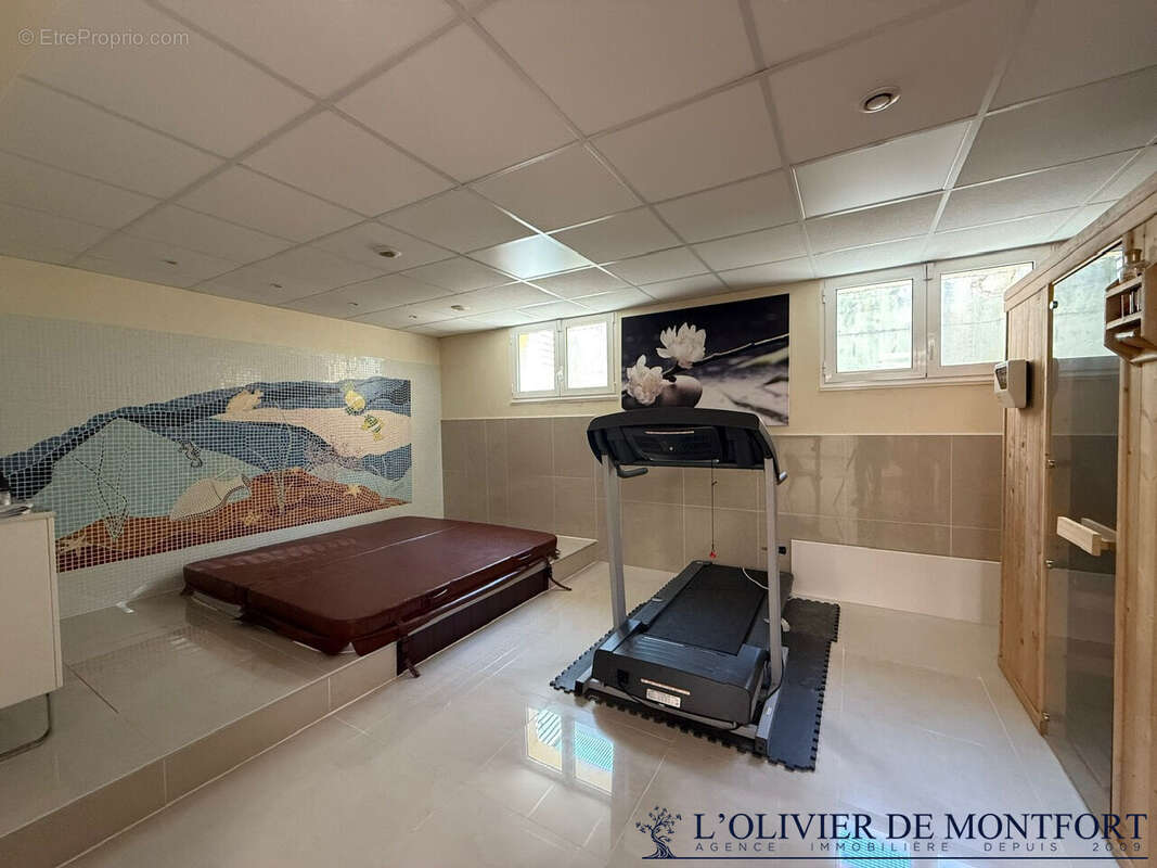 Maison à LES ESSARTS-LE-ROI