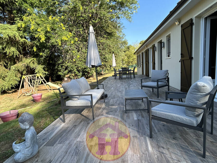 Maison à SAINT-JUNIEN