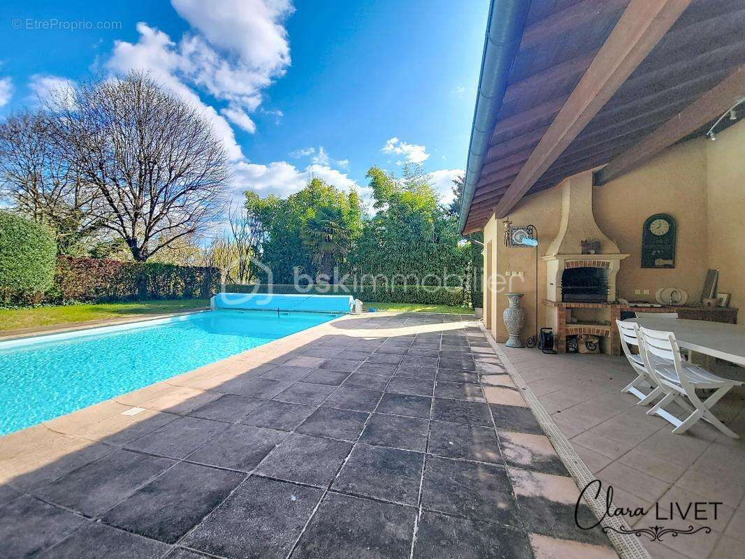 Maison familiale avec piscine et grand terrain – Frontenas (69620) - photo 19