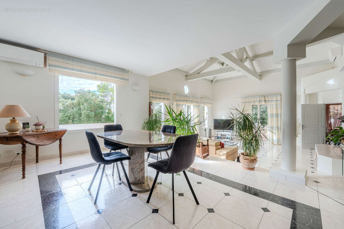 Maison à SAINT-MATHIEU-DE-TREVIERS