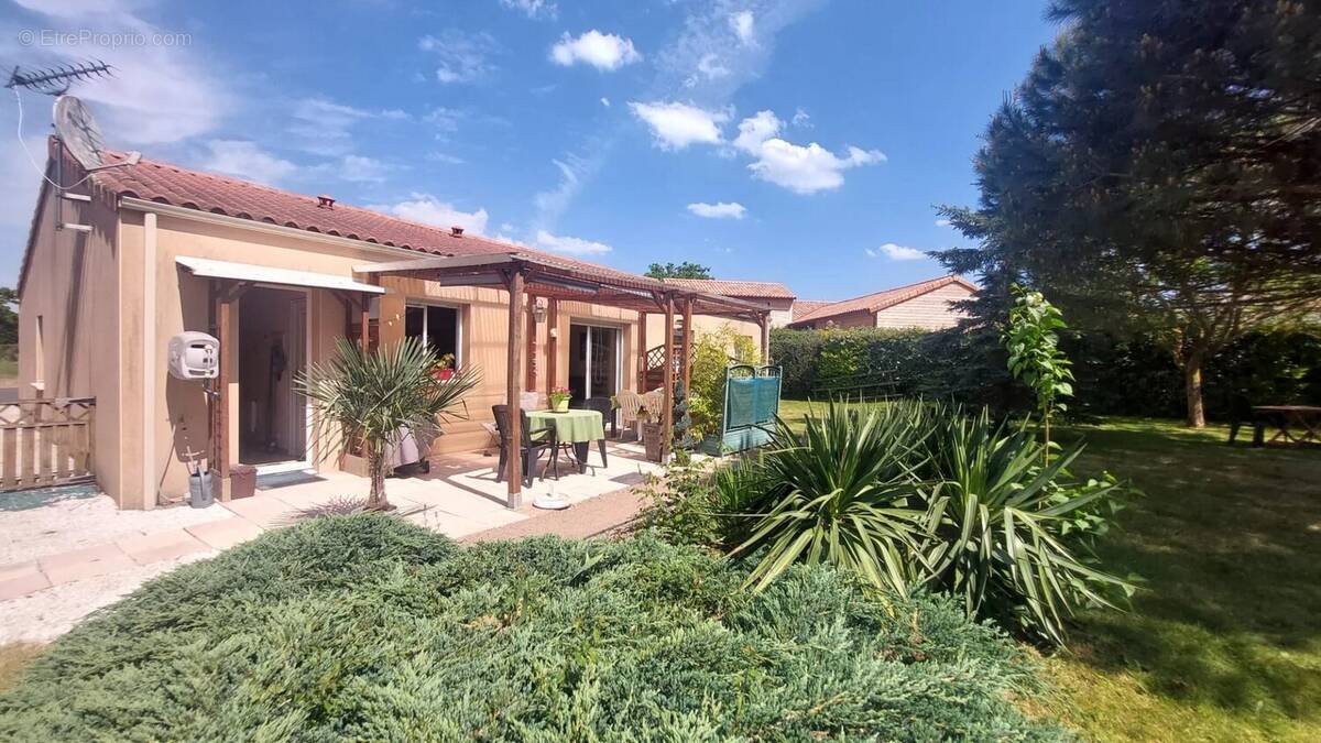 Maison à CHICHE