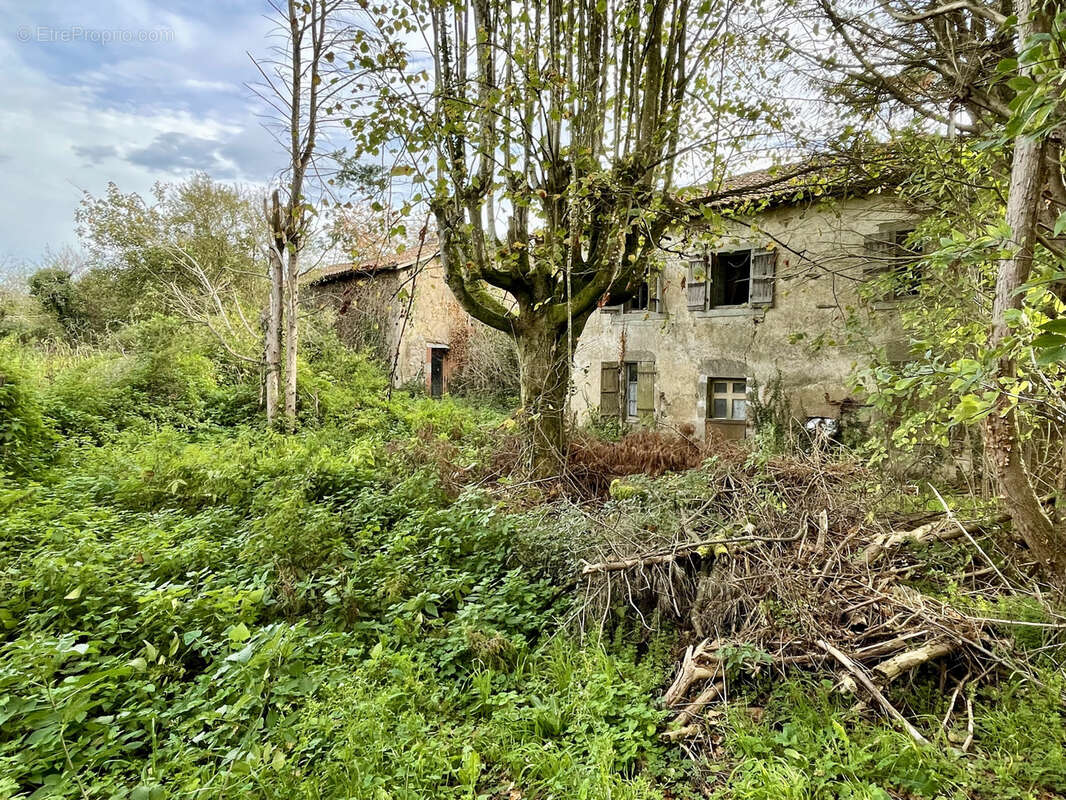 Maison à SAINT-CHRISTOPHE